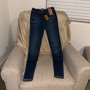 NWT 720 High rise super skinny jeans
